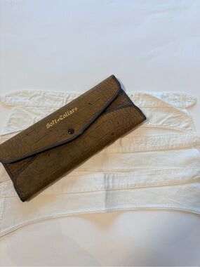 Vintage Arrow Soft Collars Set of 3 w/ Original Faux Croc Collar Case – Canada